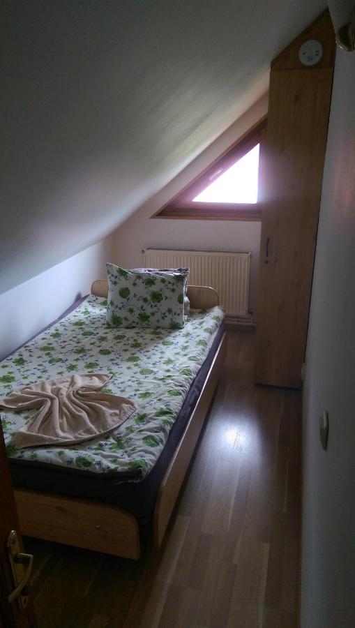 Eenpersoonskamer met Gedeelde Badkamer