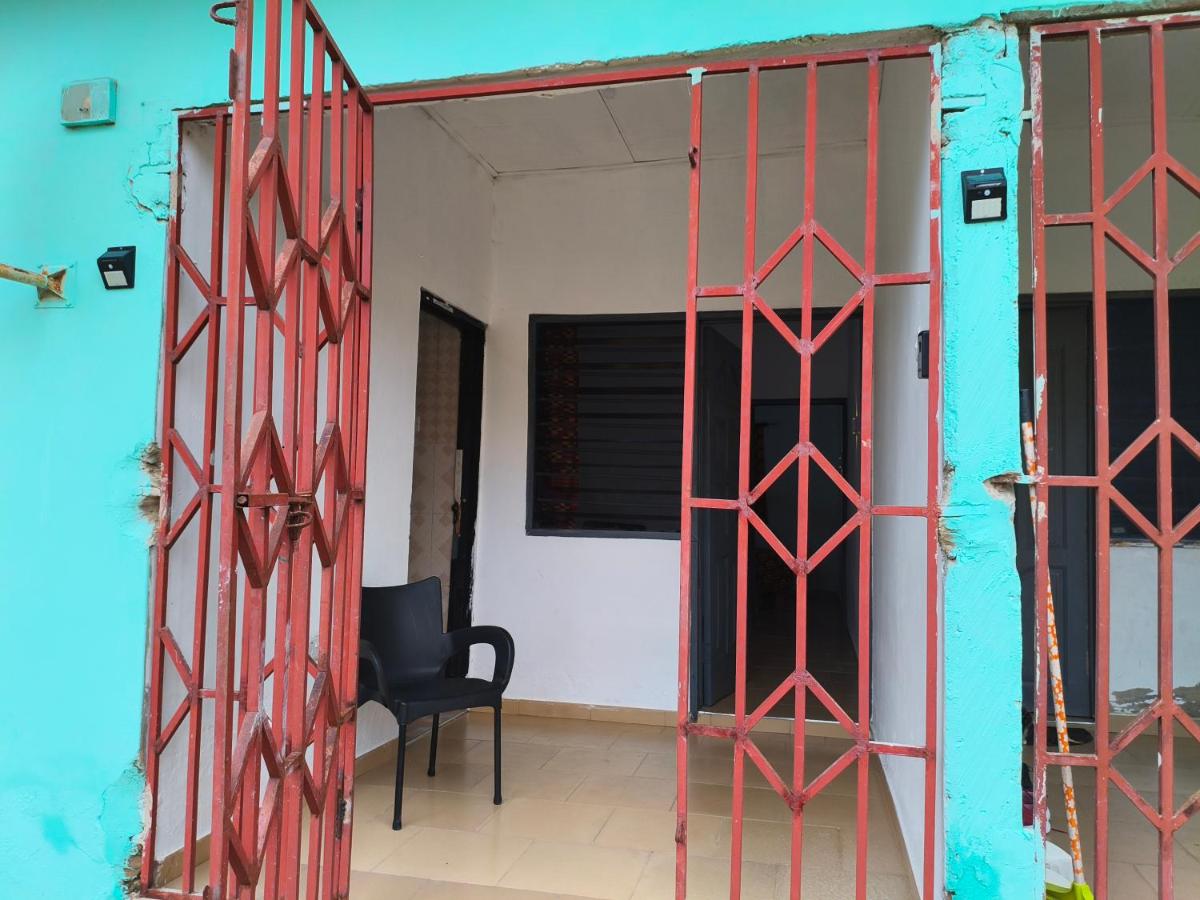 Lad's Beach Apartment - Bed and Breakfast Kokrobite