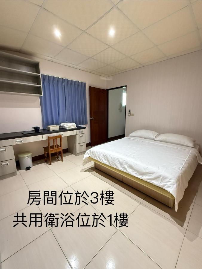Standard Double Room with Shared Bathroom