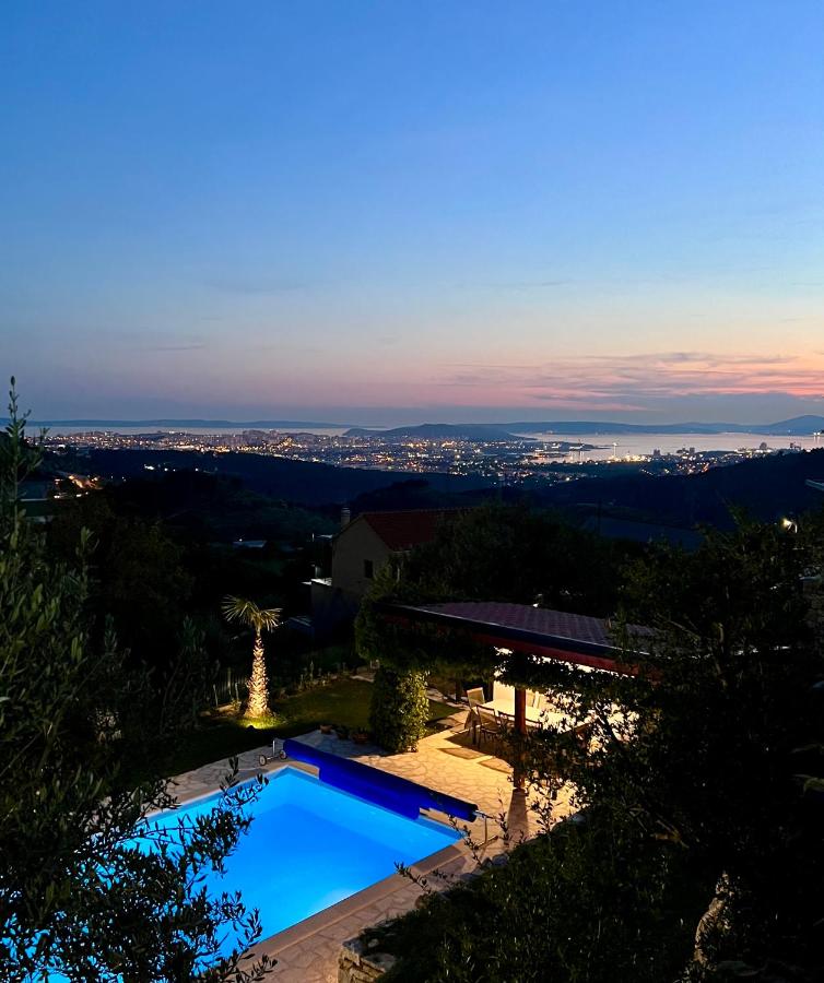 Holiday House Vita - Heated pool, Large massage tub and Sports court - B&B Klis