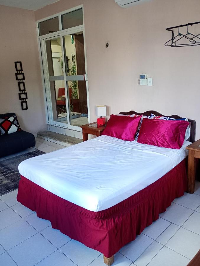 En planta alta a pie de avenida - B&B San Miguel de Cozumel