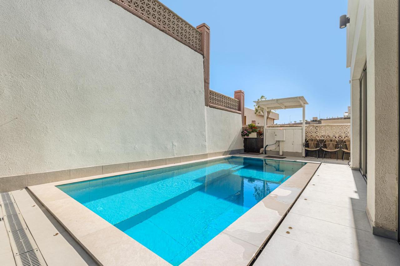וילה לאגו - בריכה מחוממת - B&B Eilat