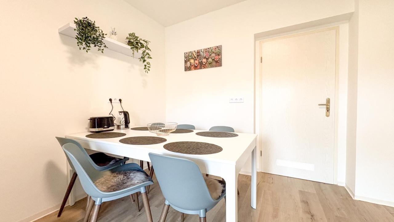 Helle gemütliche 3-Zi-Whg mit Terrasse und Gartenzugang - B&B Kulmbach