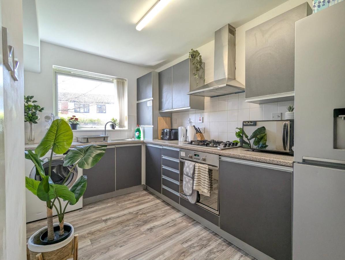 Large 3-Bedrooms House Near Centre Free Parking - B&B Liverpool