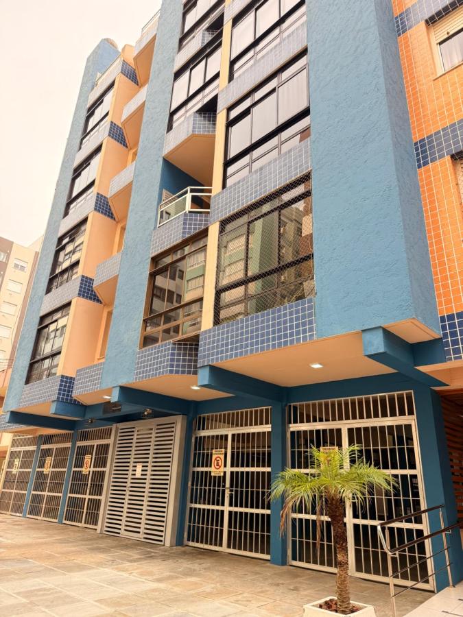 Apto 2 dorm Centro de Capão 3 quadras do Mar box e churrasqueira - Bed and Breakfast Capão da Canoa