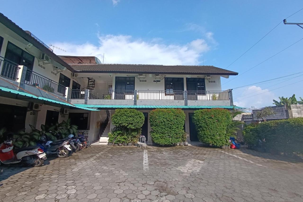 JJ House Kost Exclusive Nologaten - Chambres d'hôtes Yogyakarta