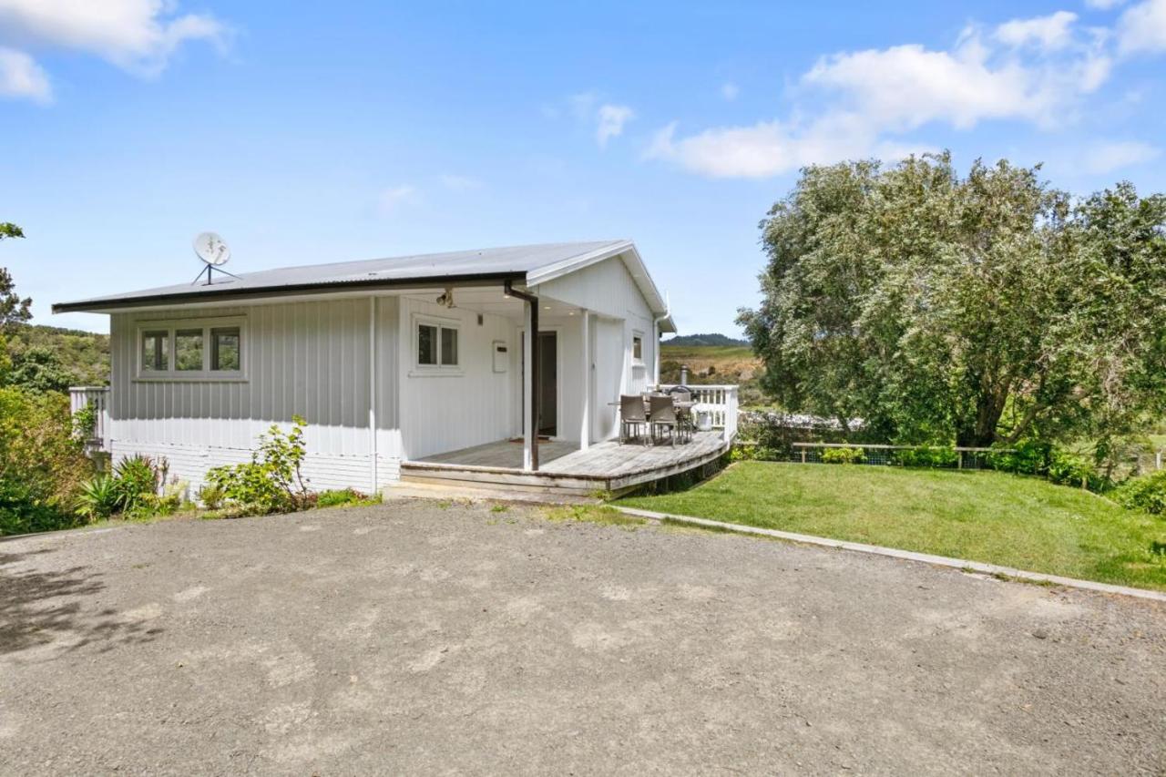 The Beach Cottage - Close to Beach and Town - B&B Tairua