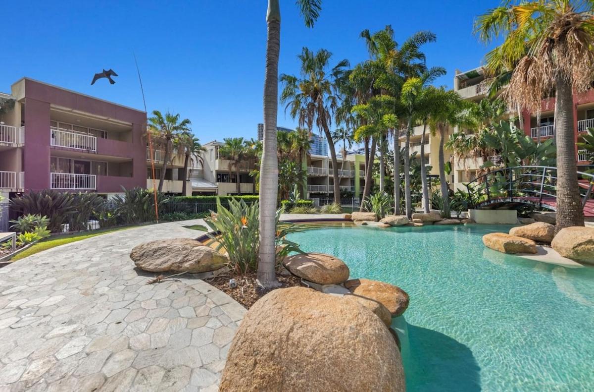 City Oasis - Free Parking Gym Beach Pool - Sleep 6 - B&B Brisbane