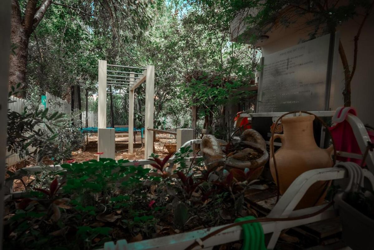 וילה בקיבוץ דפנה - אירוח וטיולים בלב טבע פראי - B&B Dafna