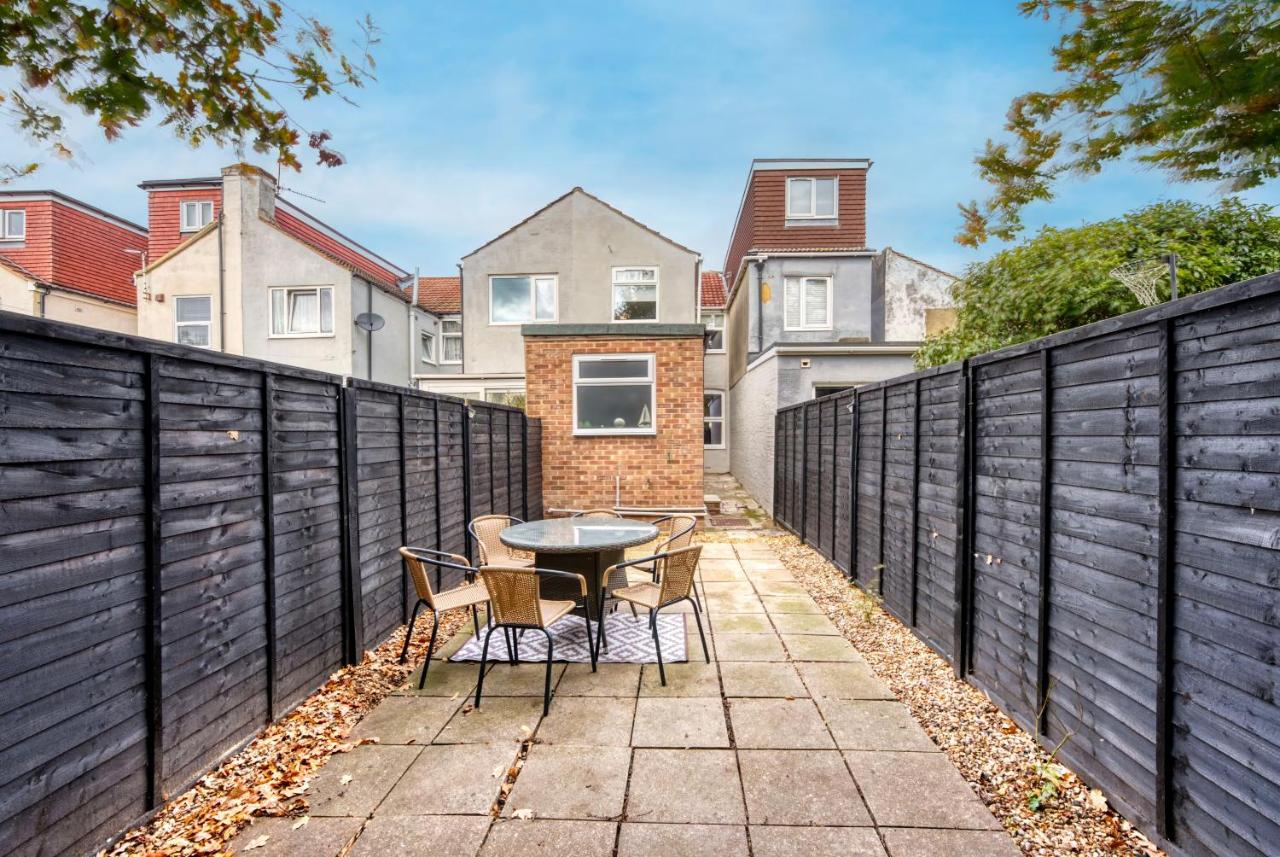 3-Bedroom Cosy, Spacious, Stunning House, Southsea, Pet-Friendly, Sleeps 6, Parking Available - LONG TERM STAY SUMMER SPECIAL OFFER AVAILABLE! by Blue Puffin Stays - Chambres d'hôtes Portsmouth