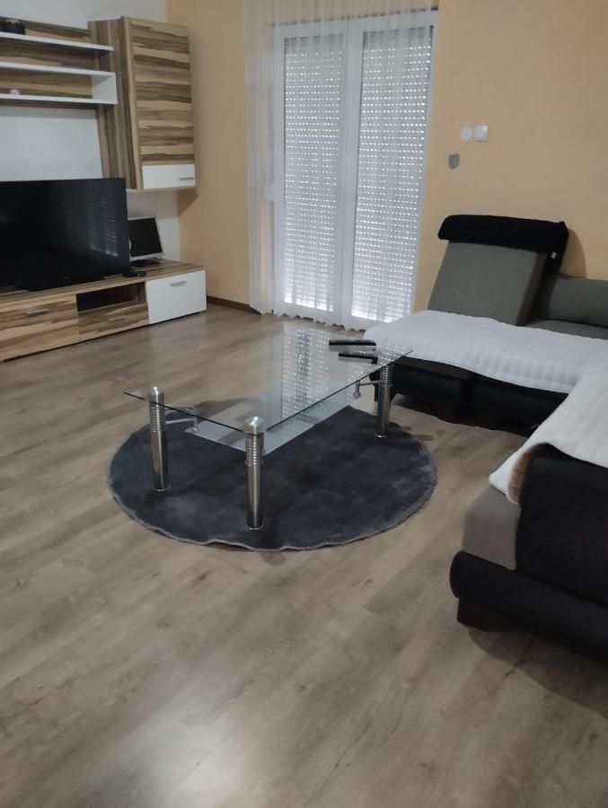 Mona Liza - Ferienwohnung Banja Luka