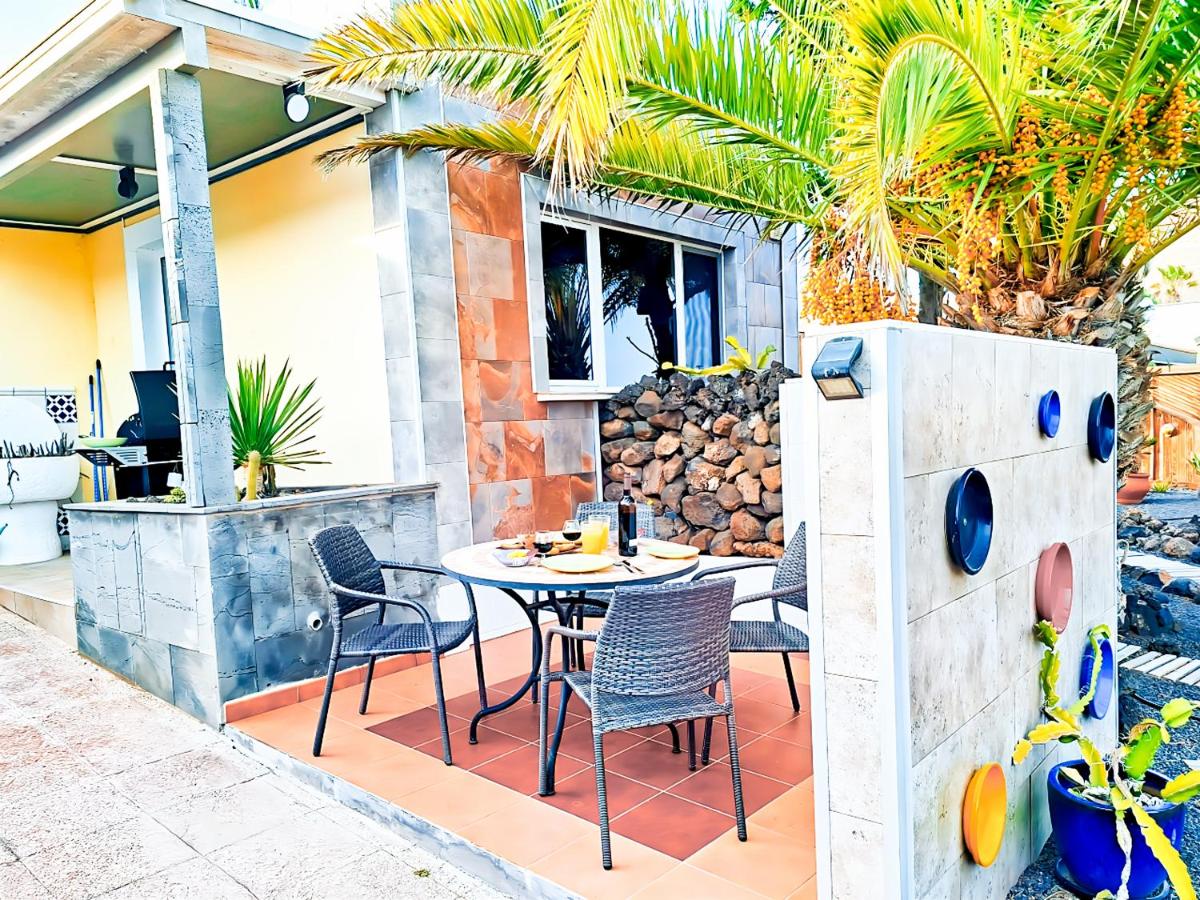 Tiny House MADORA - sea view - amazing garden - quiet location - Bodegas & hiking trails nearby - B&B La Asomada