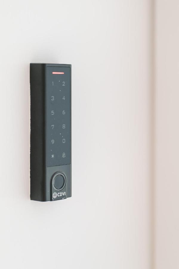 DN ART ROYALE - APT N vasca idromassaggio interno piano terra -APT D esclusivo terrazzo esterno con jacuzzi - B&B Blevio