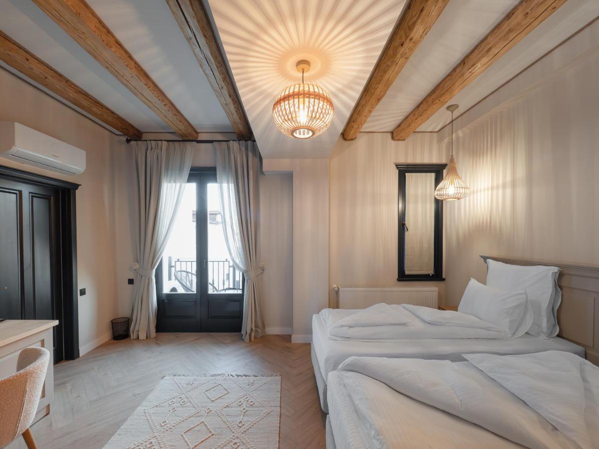 Camera Matrimoniale/Doppia con Letti Singoli con Balcone