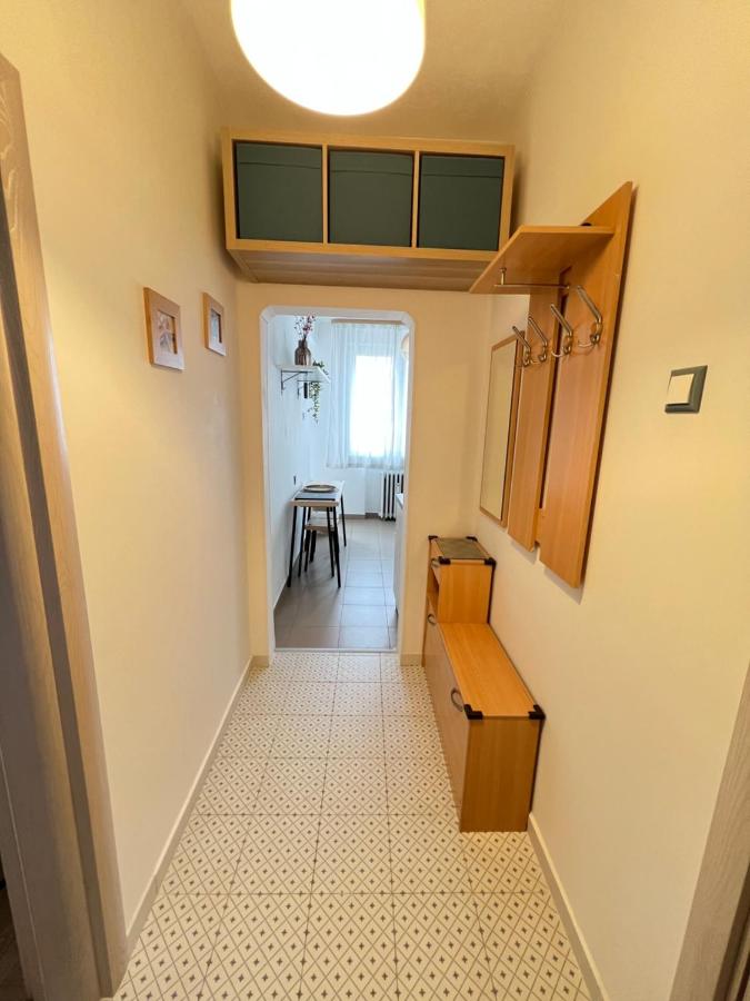 Bogota Central Apt w Office Space and Wifi near Metro - B&B Sofia