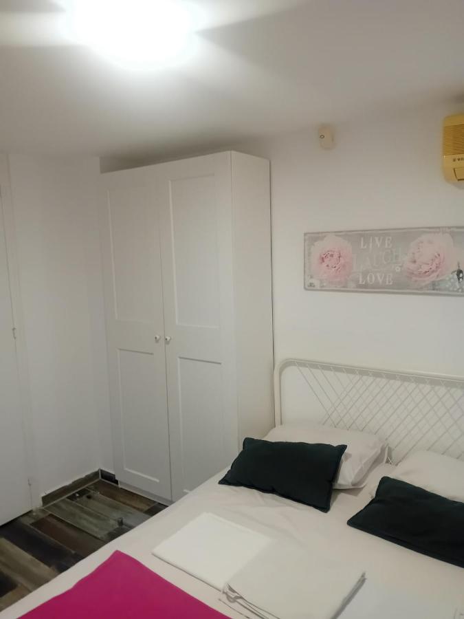 Smart 2 Bedroom Flat - Chambres d'hôtes Larnaca