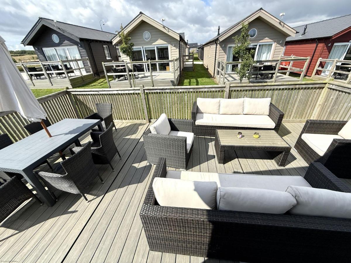 Bellas Retreat - Part of the The Bay Filey Holiday Village with pool, gym and direct beach access, pub, restaurant, tennis and meadows walks - Chambres d'hôtes Filey
