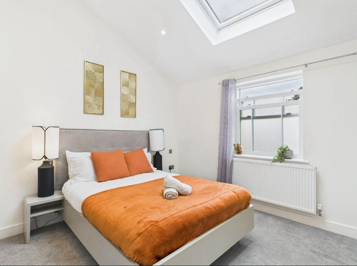 Elegant 3-Bed Near Station, Pantiles & Calverley - Bed and Breakfast Tunbridge Wells