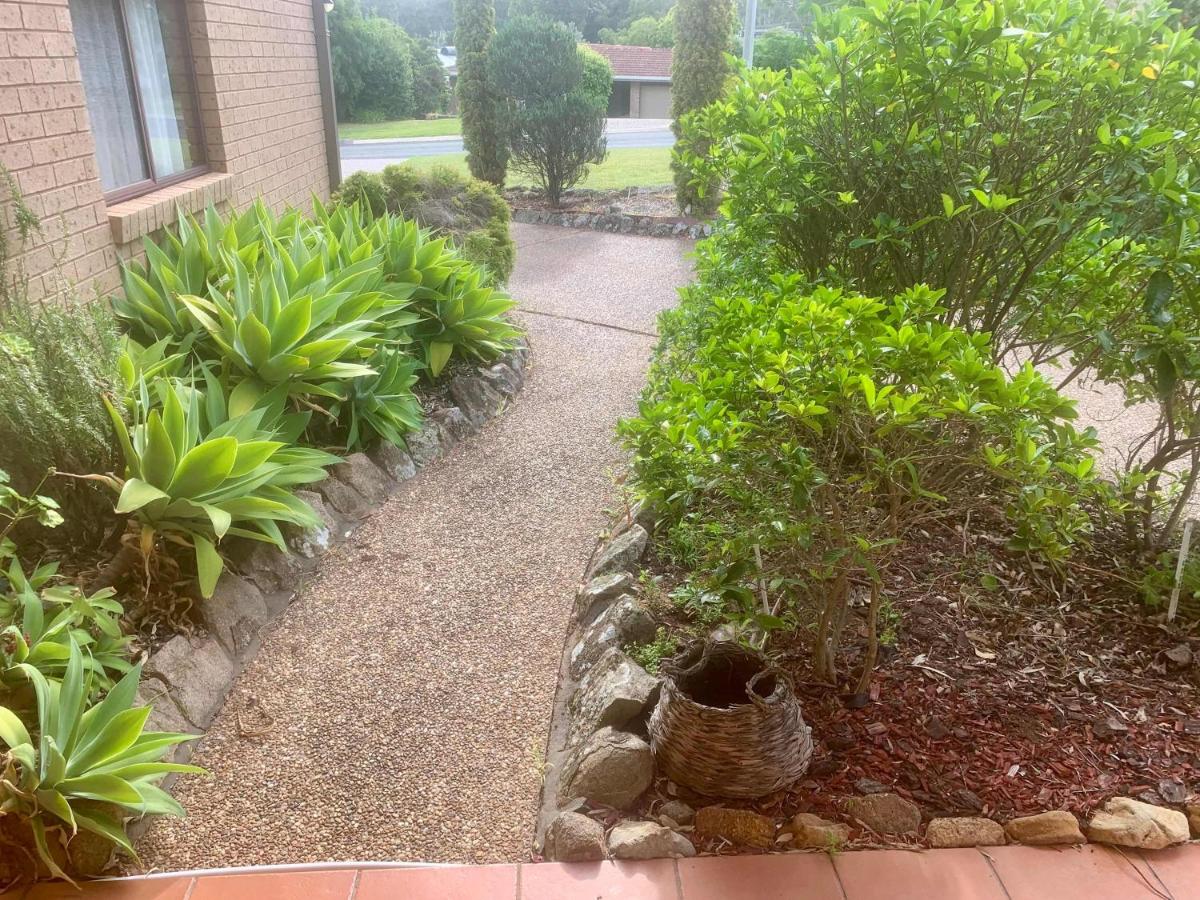 Seascape Carroll Avenue - close to Mollymook Beach - B&B Mollymook