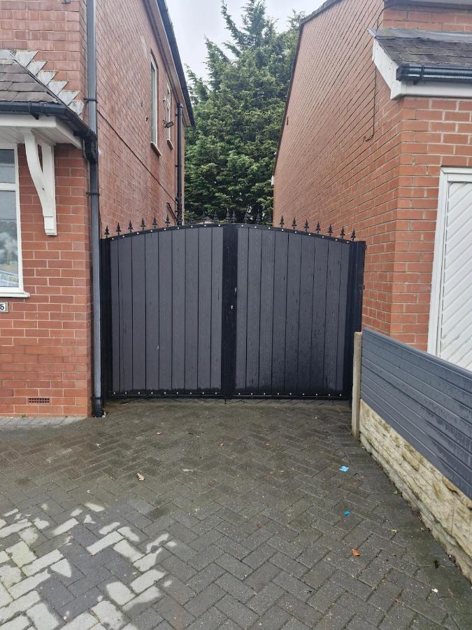 Guest house in Rochdale Manchester - B&B Heywood