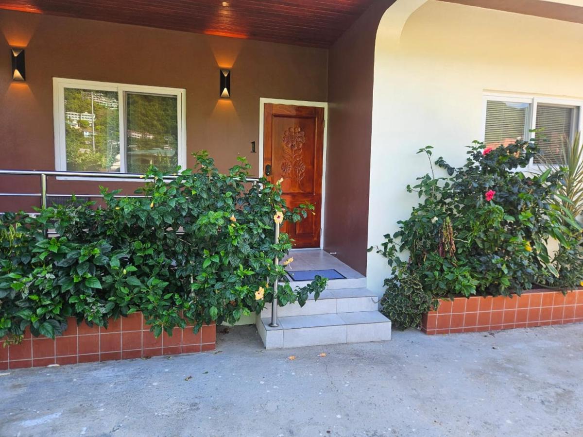 Agape Suites-Room 1- Ground Floor - B&B Soufrière