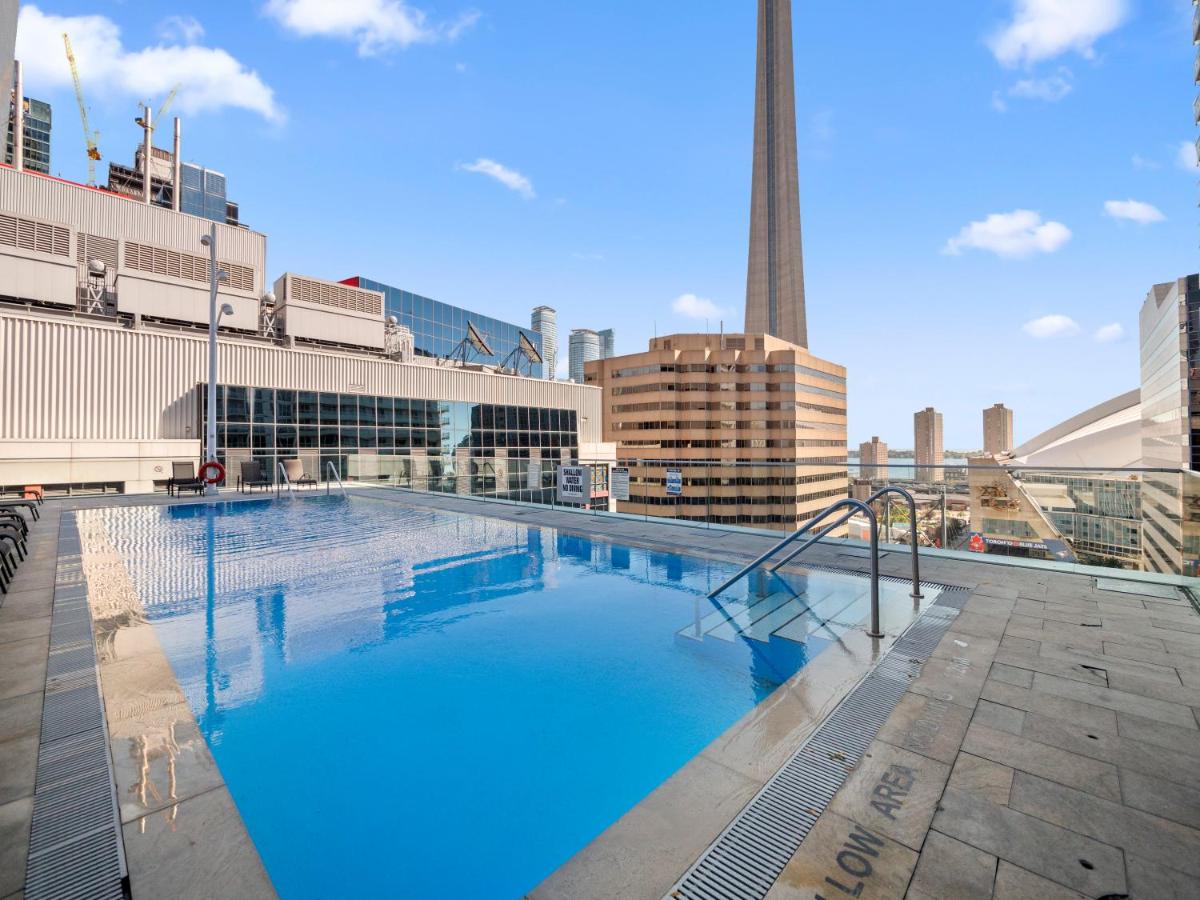 Rosewood Skyline Penthouse - CN Tower Views, Downtown Toronto - B&B Toronto