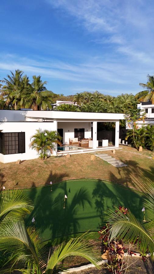 Heaven Retreat with Minigolf, pool, fire pit, BBQ - Chambres d’hôtes Nadi