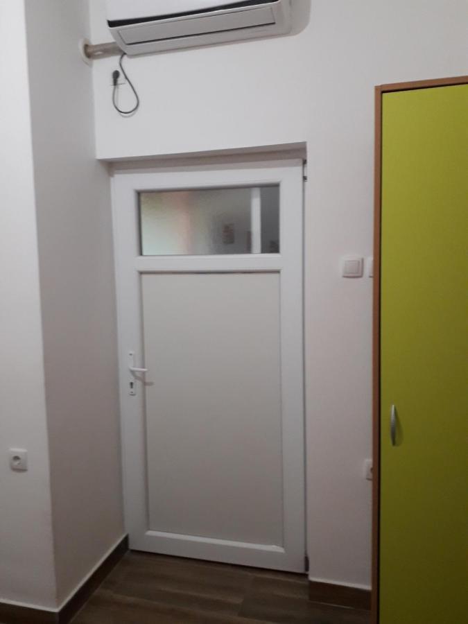 Camera Deluxe Doppia con Letti Singoli