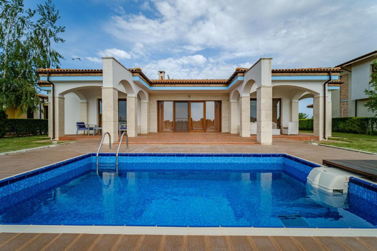 Villas at Lighthouse Golf by Parnas Estate - B&B Baltchik