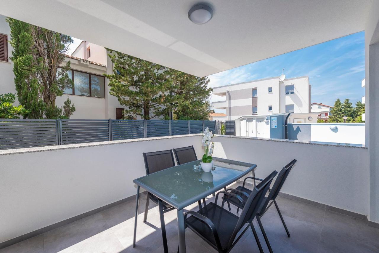 Apartamento de 2 dormitorios con vistas a la piscina