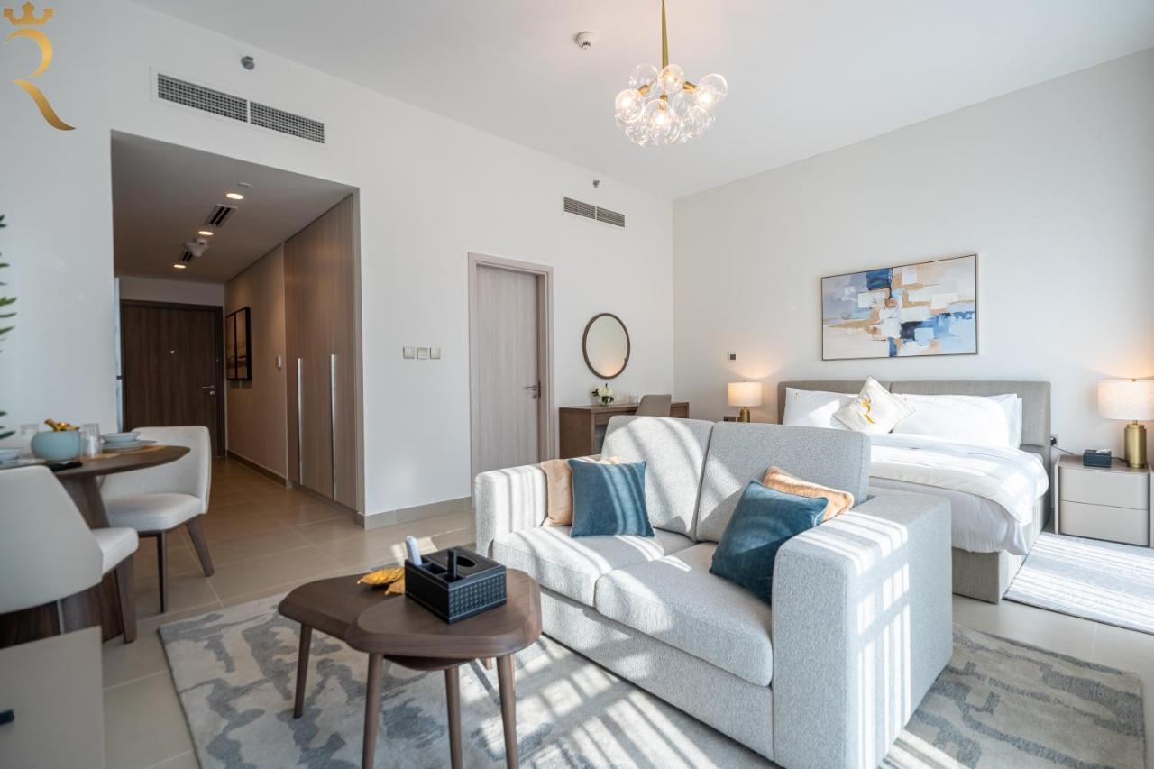 Gulfside Studio within 13 Min to Grand Prix - Bed and Breakfast Abu Dhabi