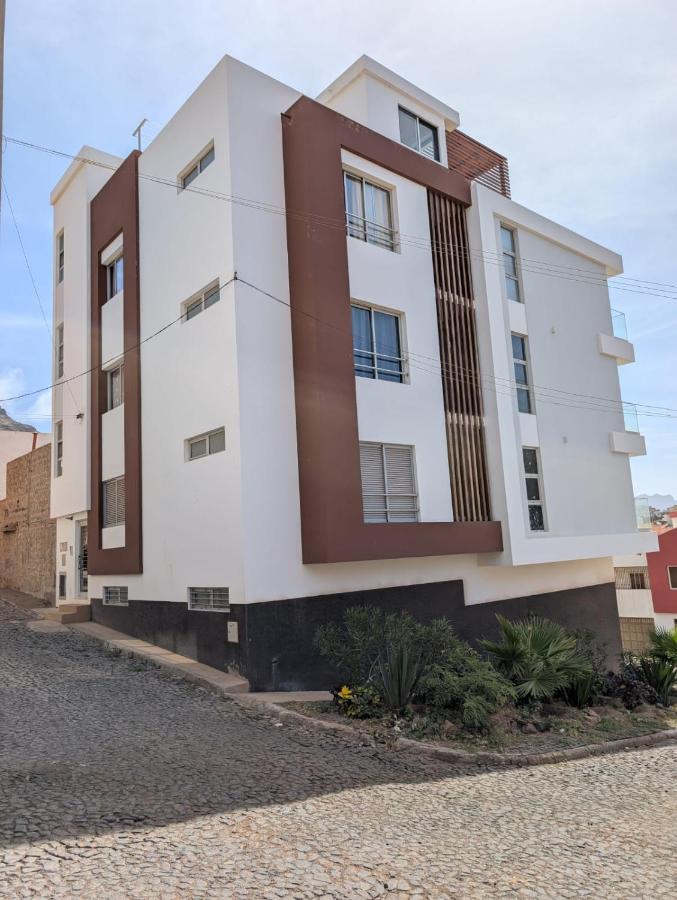 Vitória - B&B Mindelo