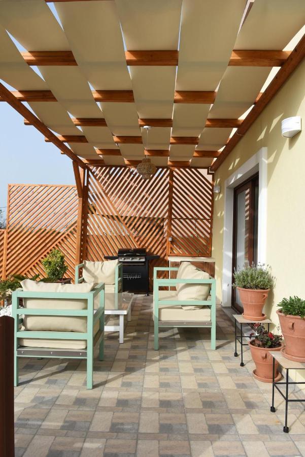 Iris Villa 3 - Archanes Crete - B&B Káto Arkhánai