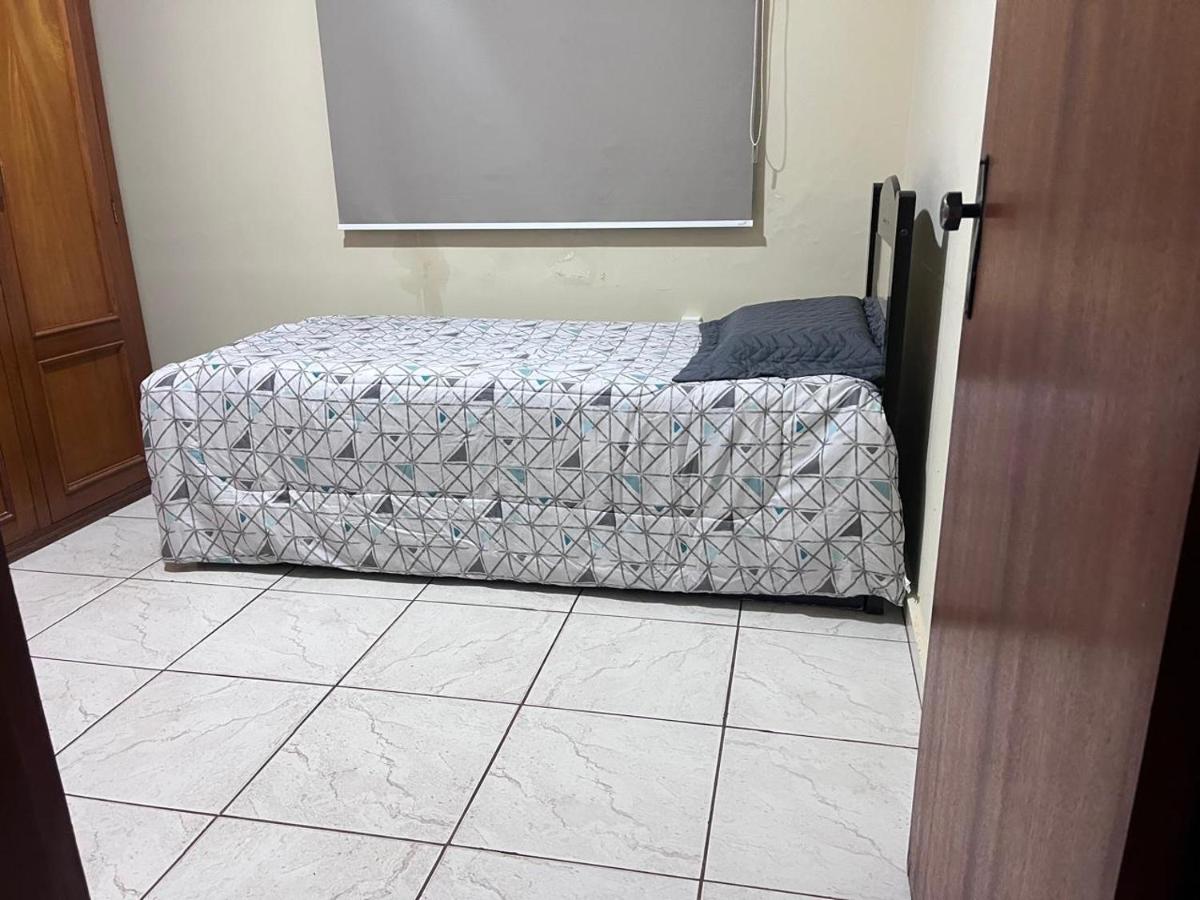 Camera Matrimoniale con Bagno in Comune