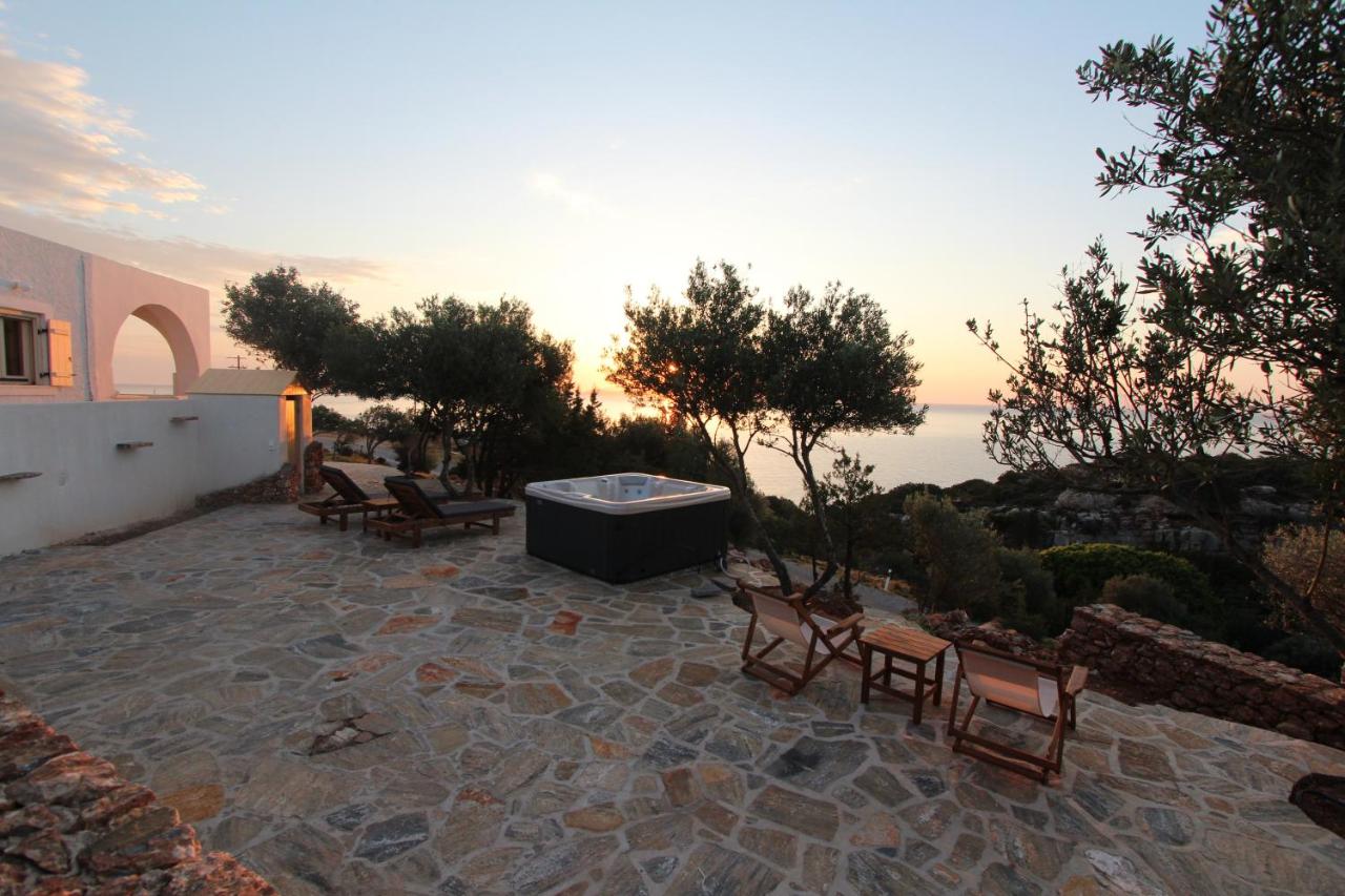 Villa Rouvis with outdoor Hot Tub - B&B Lygaridia