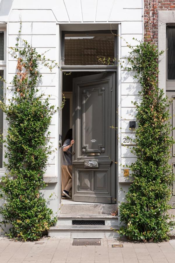 Spacious & Luminous Gem in Historic Ghent Building - B&B Ghent