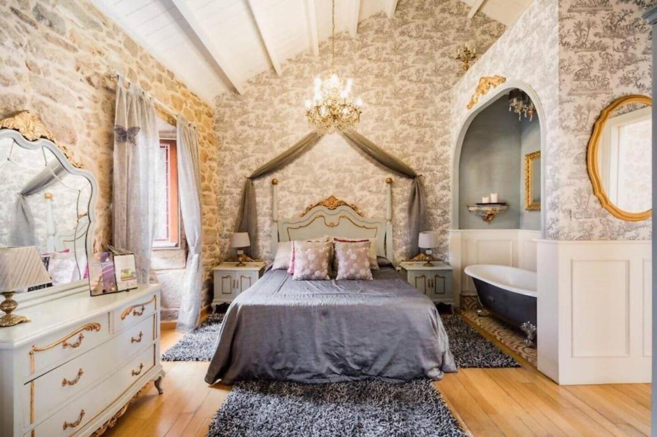 Casa de Carmen Bañera, chimeneas de leña y terraza - B&B Corcubión