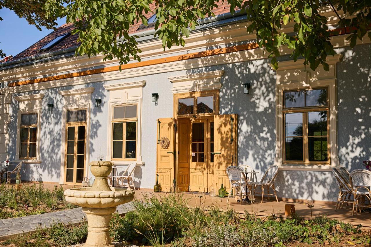 Icce Borbirtok - Wine, Dine & Rest - B&B Monoszló