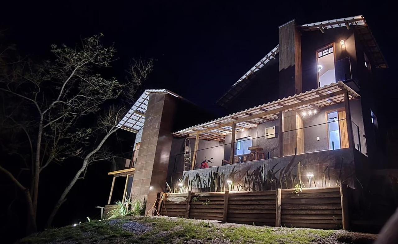 Chalés Pedras e Madeiras - B&B Alto Caparaó