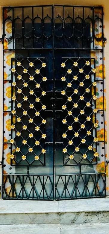 Shanti Niwas Apartment - B&B Kolkata