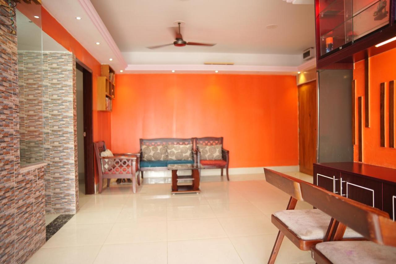 Stylish 3BR Furnished Apartment with Bathtub, AC & Balcony in Jigatola Near Dhanmondi - B&B Dhaka