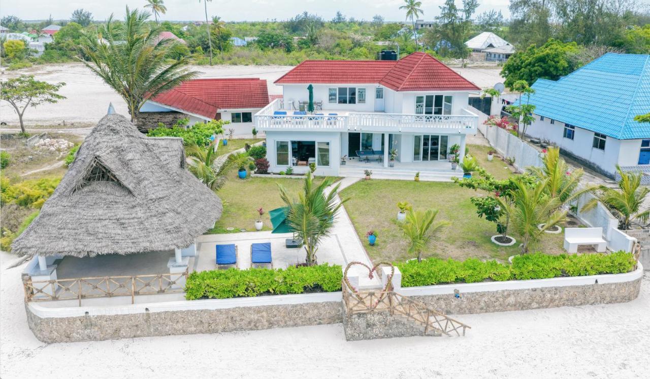 Zen-Zanzibar Beach Front Villa - B&B Uroa