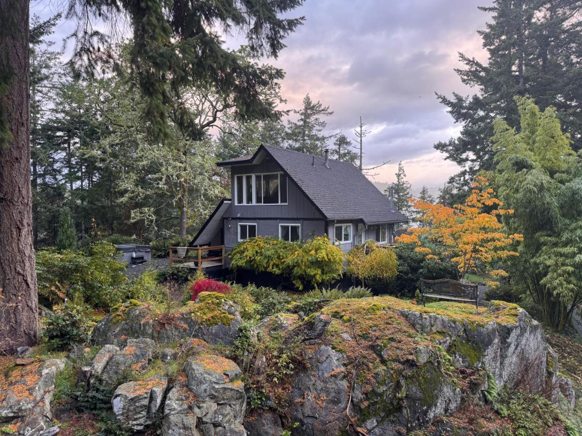 Wedgewood house cottage in Metchosin - B&B Victoria