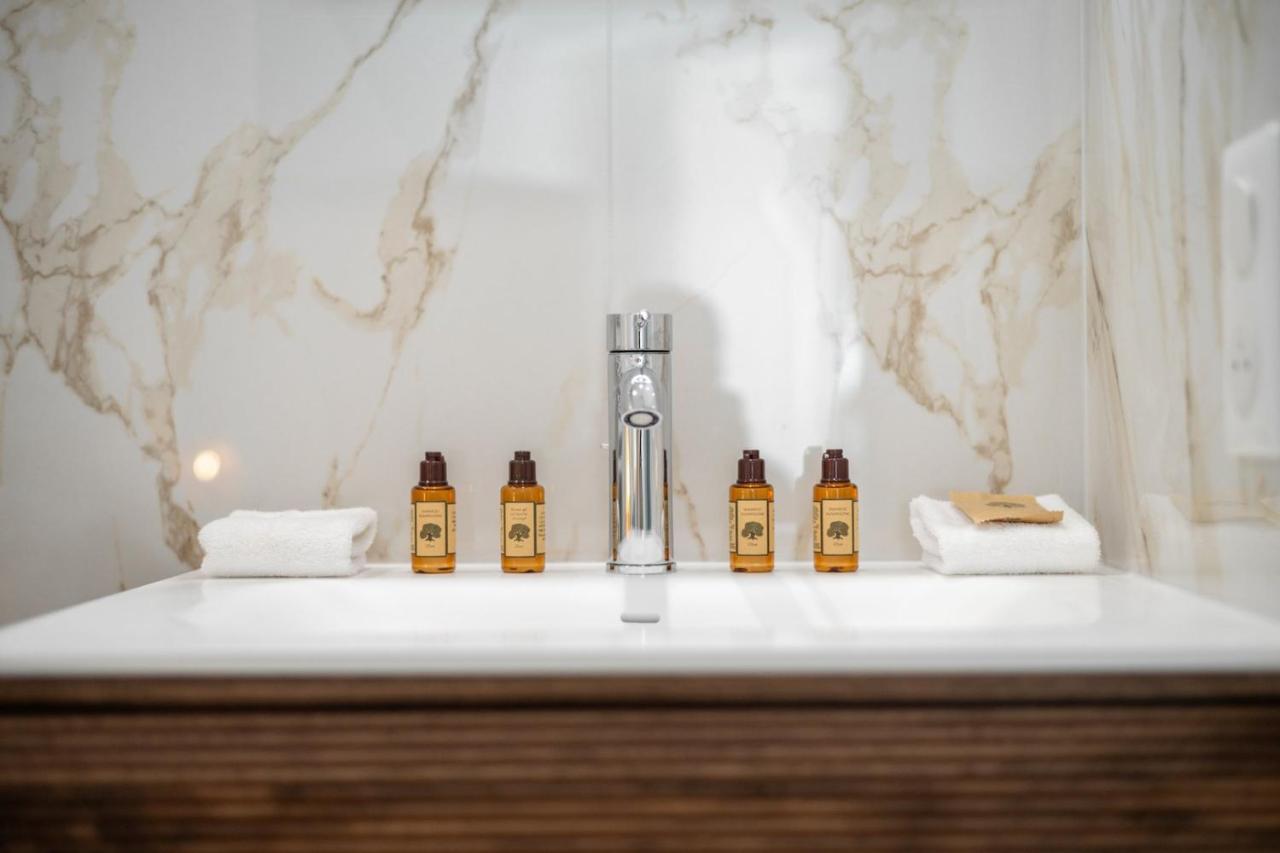 Le COQ Bleu d'Azur - Piscine - Parking! - Chambres d’hôtes Menton