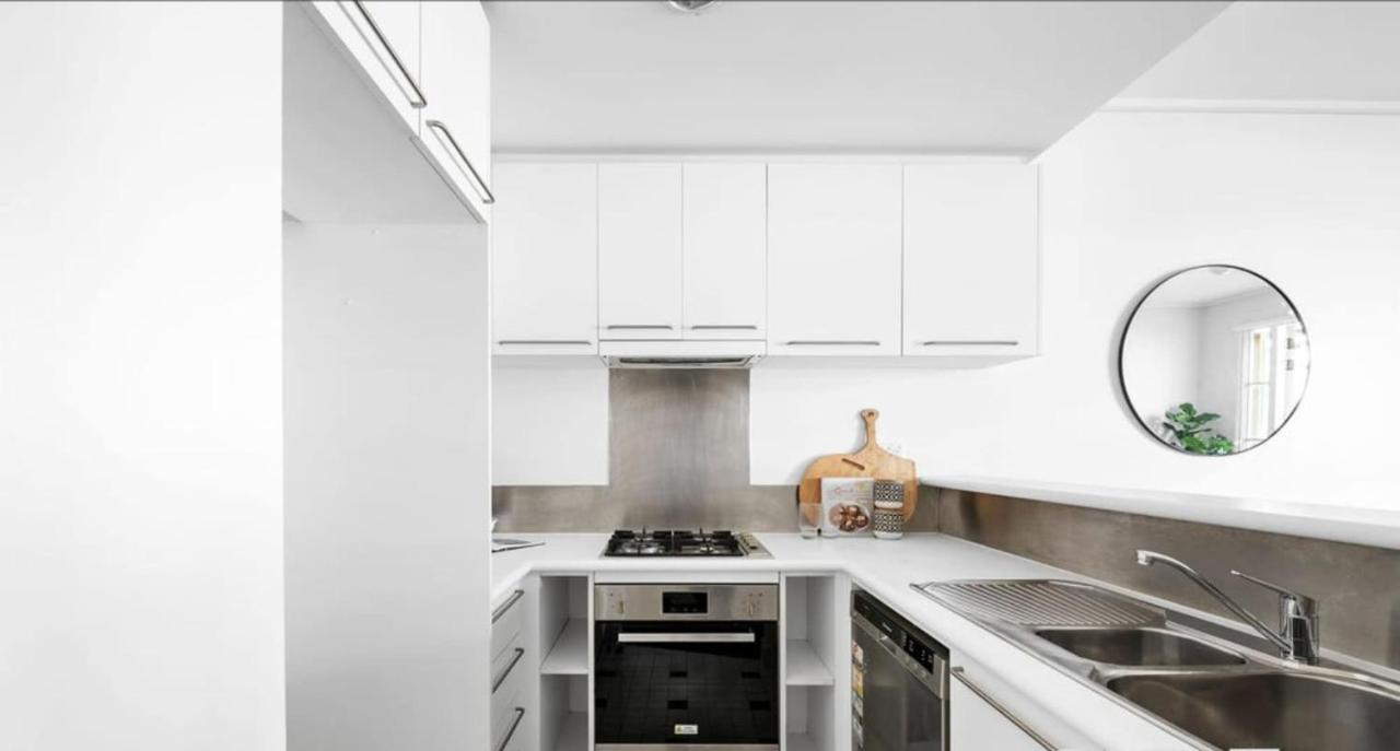 East Melbourne's Finest 700m to Jolimont & MCG - B&B Melbourne