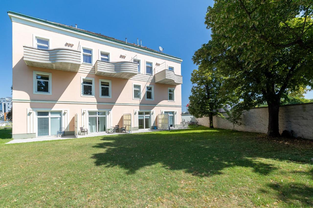Giardino Airport Apartment with garden - B&B Schwechat