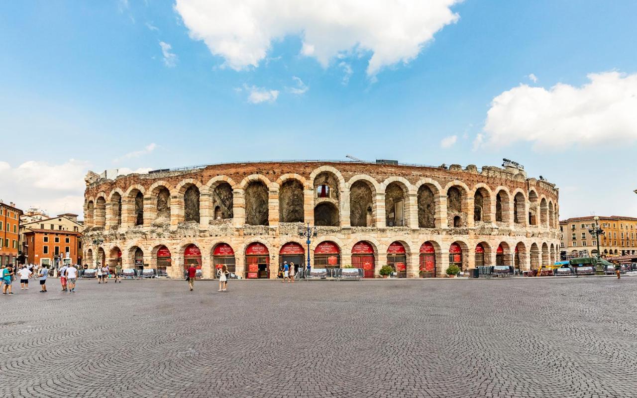 Domus Martis Elegant Suites - Just 20 meters from Verona Cathedral - Ferienwohnung Verona