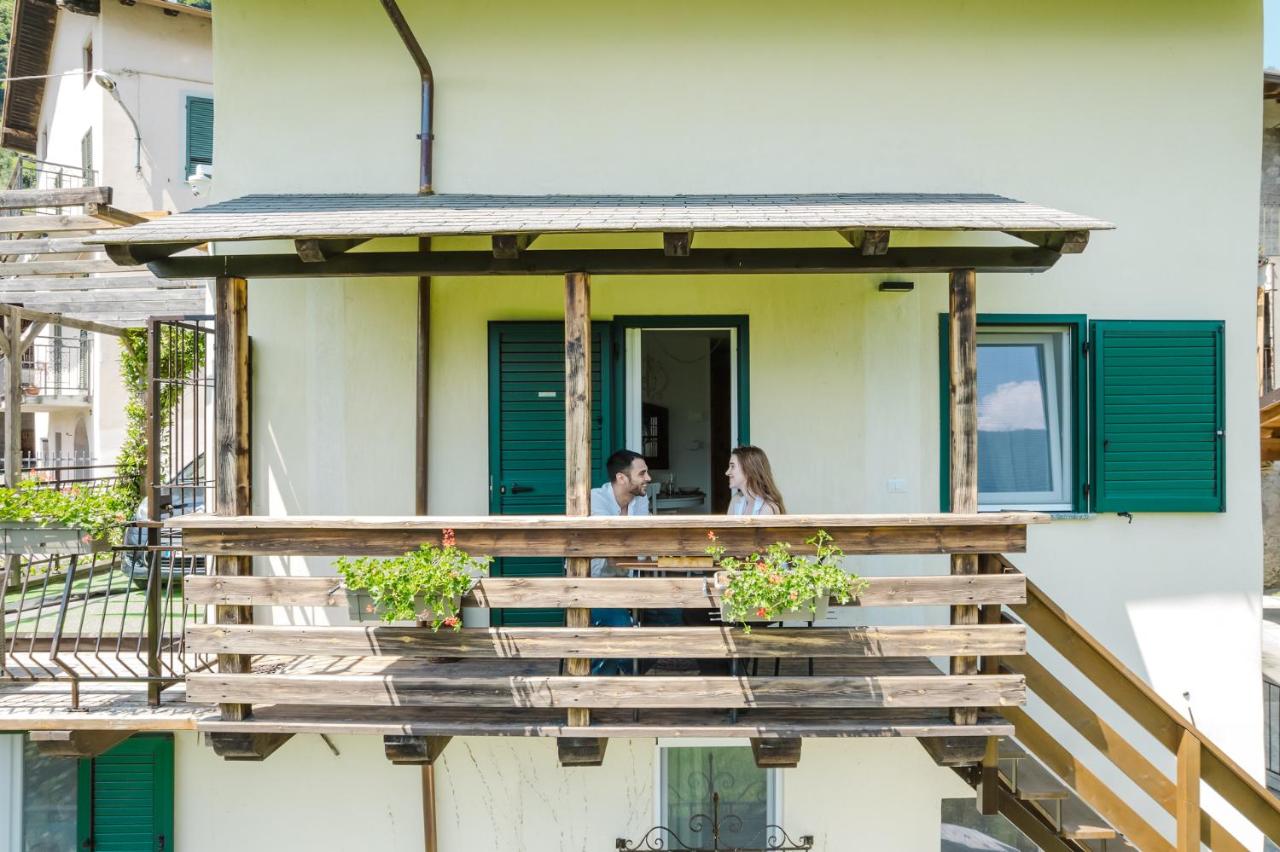 Revo Aparments - Flowery Cottage Appartamento GLICINE - B&B Bianzone