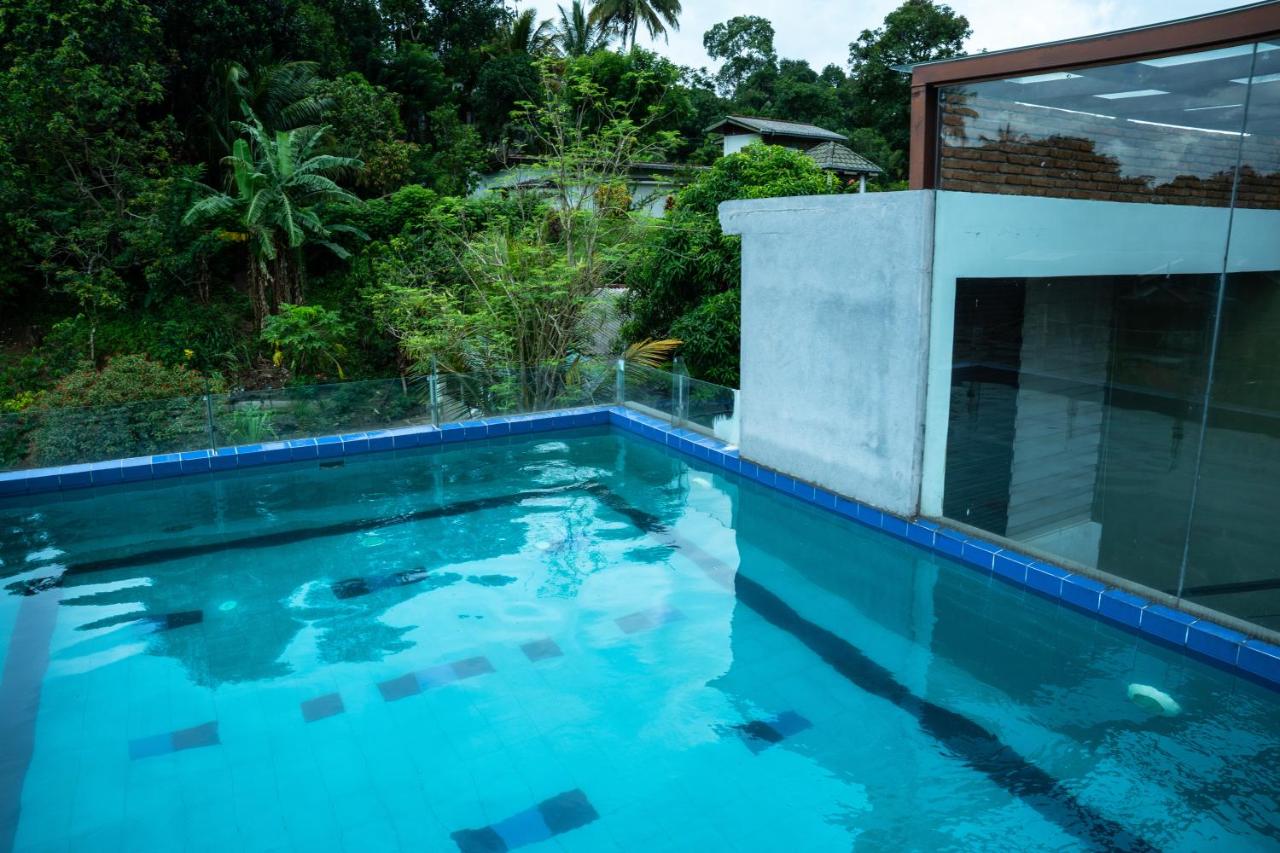 Riverside Lounge Kandy - Bed and Breakfast Sirimalwatta