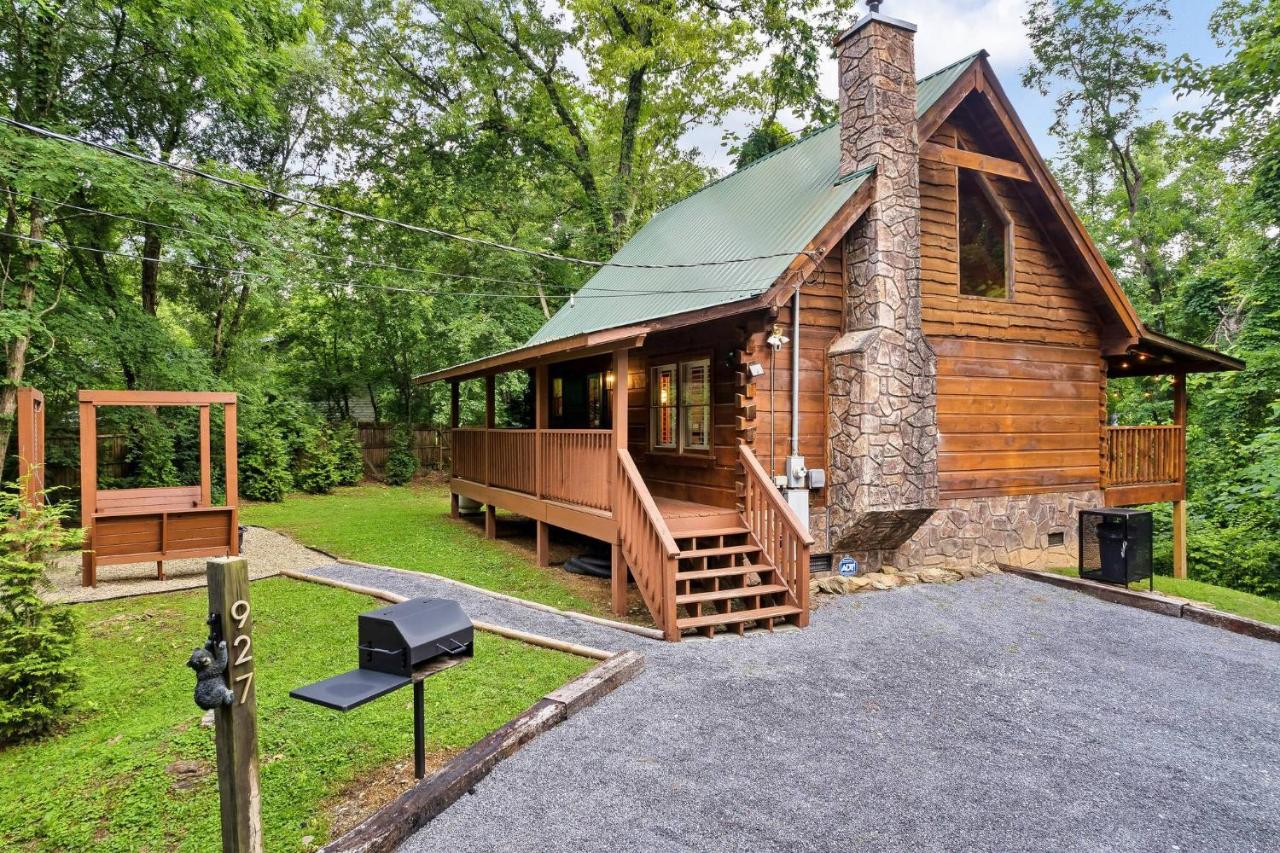 Romantic Hideaway | Hot Tub & Theater Room - Ferienwohnung Pigeon Forge